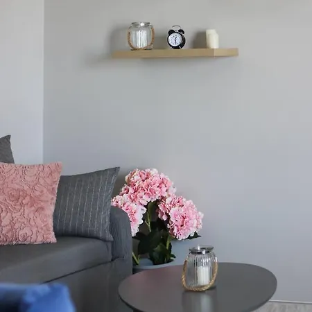 Gianna's Spacious Near The Beach